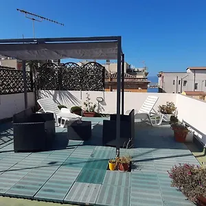 Rosa's With Terrace Apartamento Cagliari